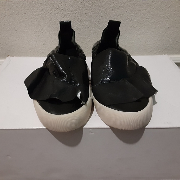 Mercedes Castillo - Picture 3 of 8